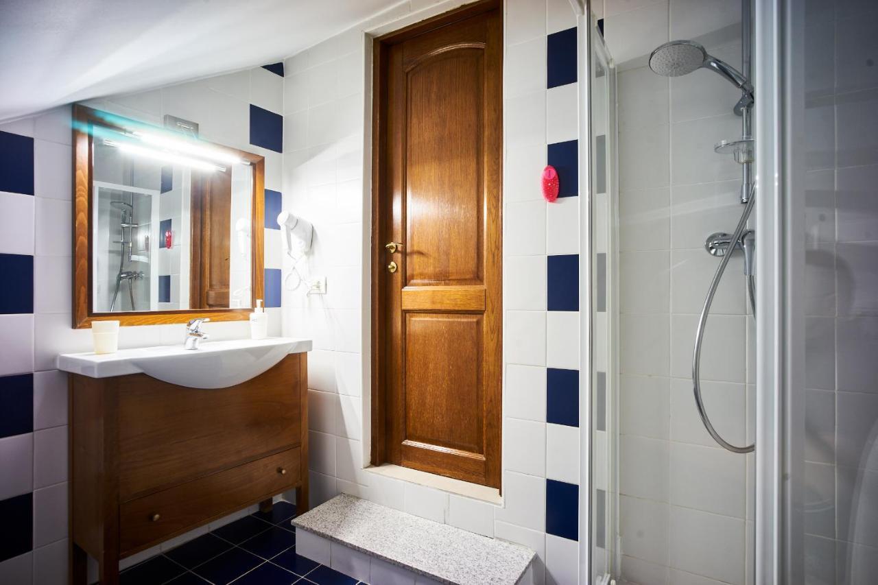 Cozy Attic Room V Βουκουρέστι Εξωτερικό φωτογραφία