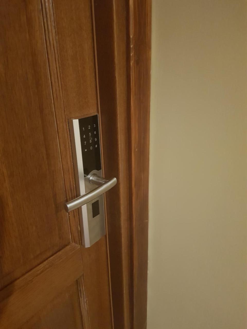 Cozy Attic Room V Βουκουρέστι Εξωτερικό φωτογραφία